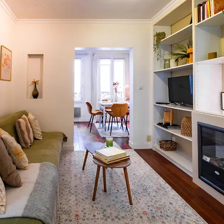 Apartment Charming In Heart Of