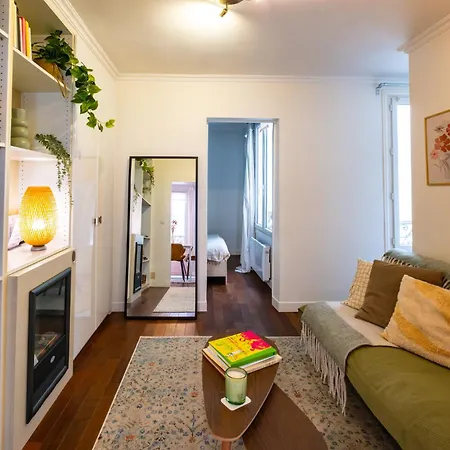 Appartamento Charming In Heart Of Parigi