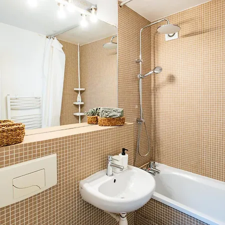 Charming In Heart Of Apartment Paris